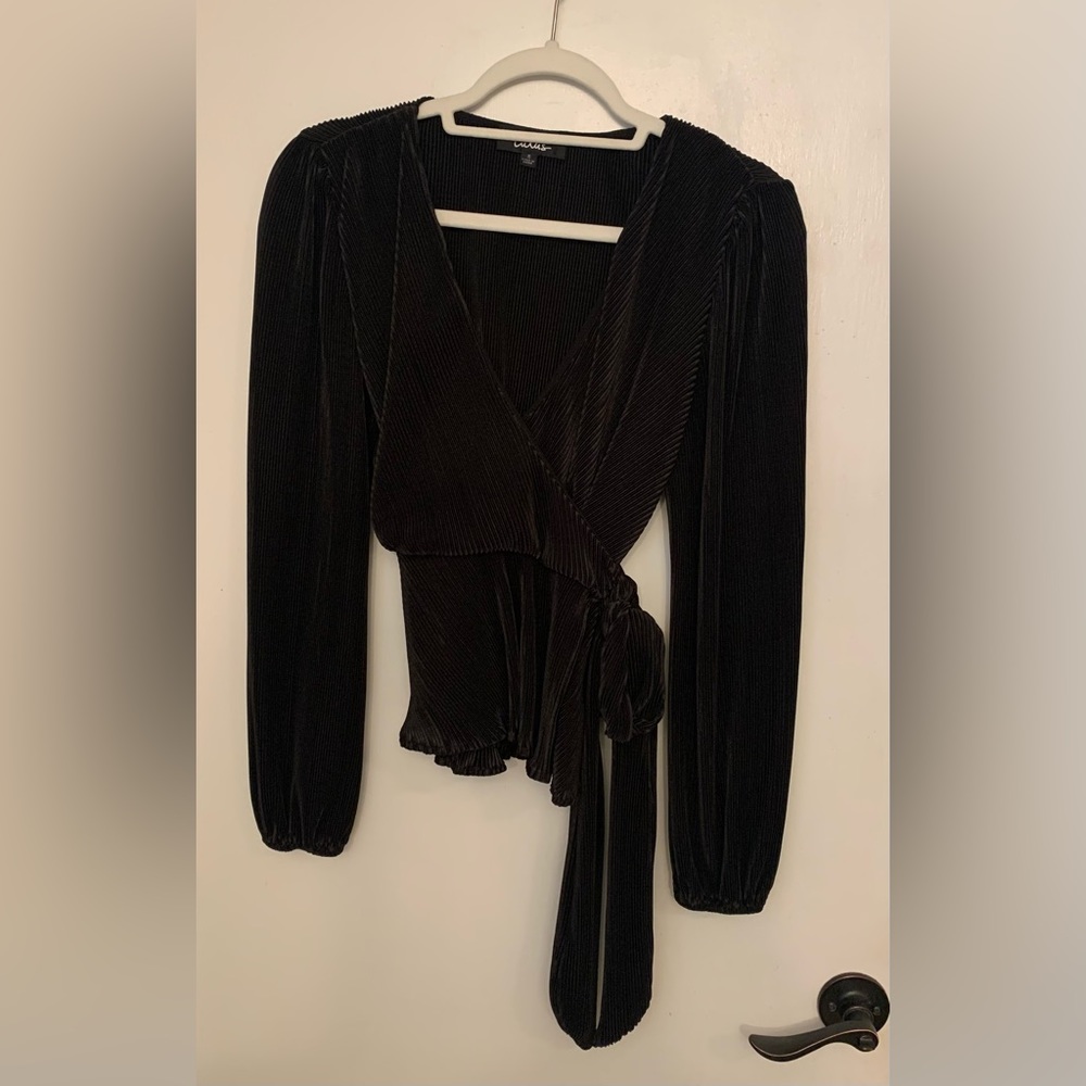 Lulu’s Women’s Black Wrap Shirt Size S